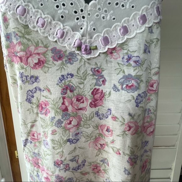 Floral night gown - Picture 6 of 7